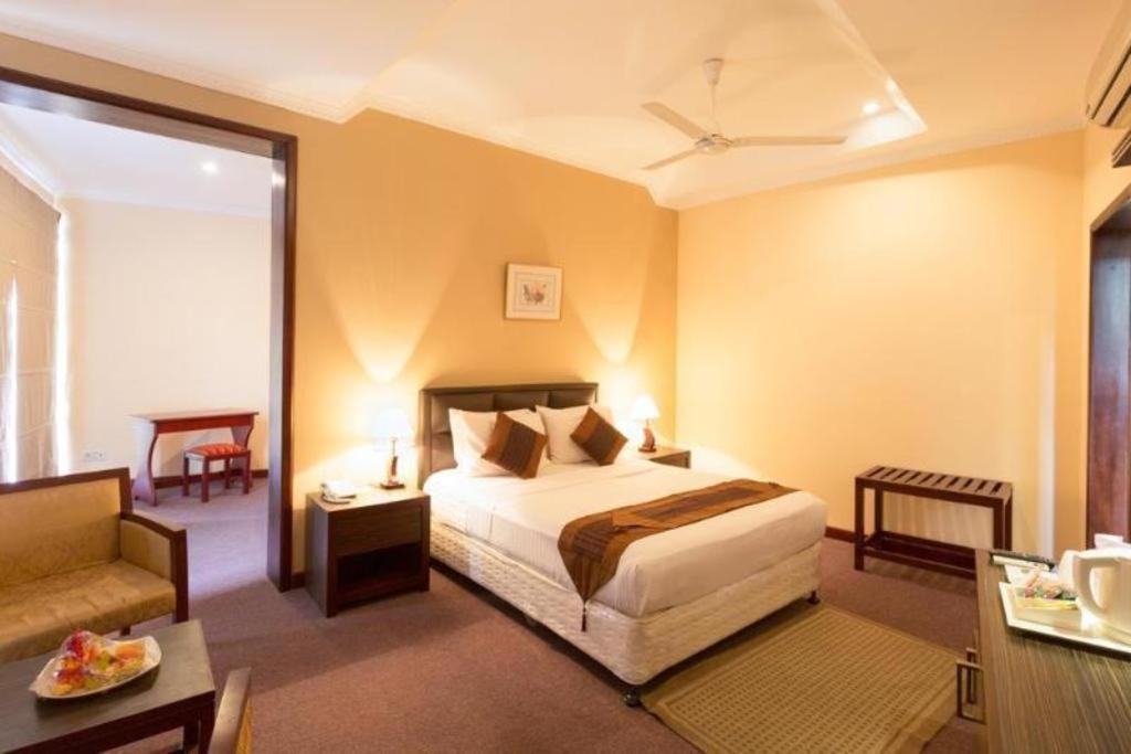 Devon Hotel 3*
