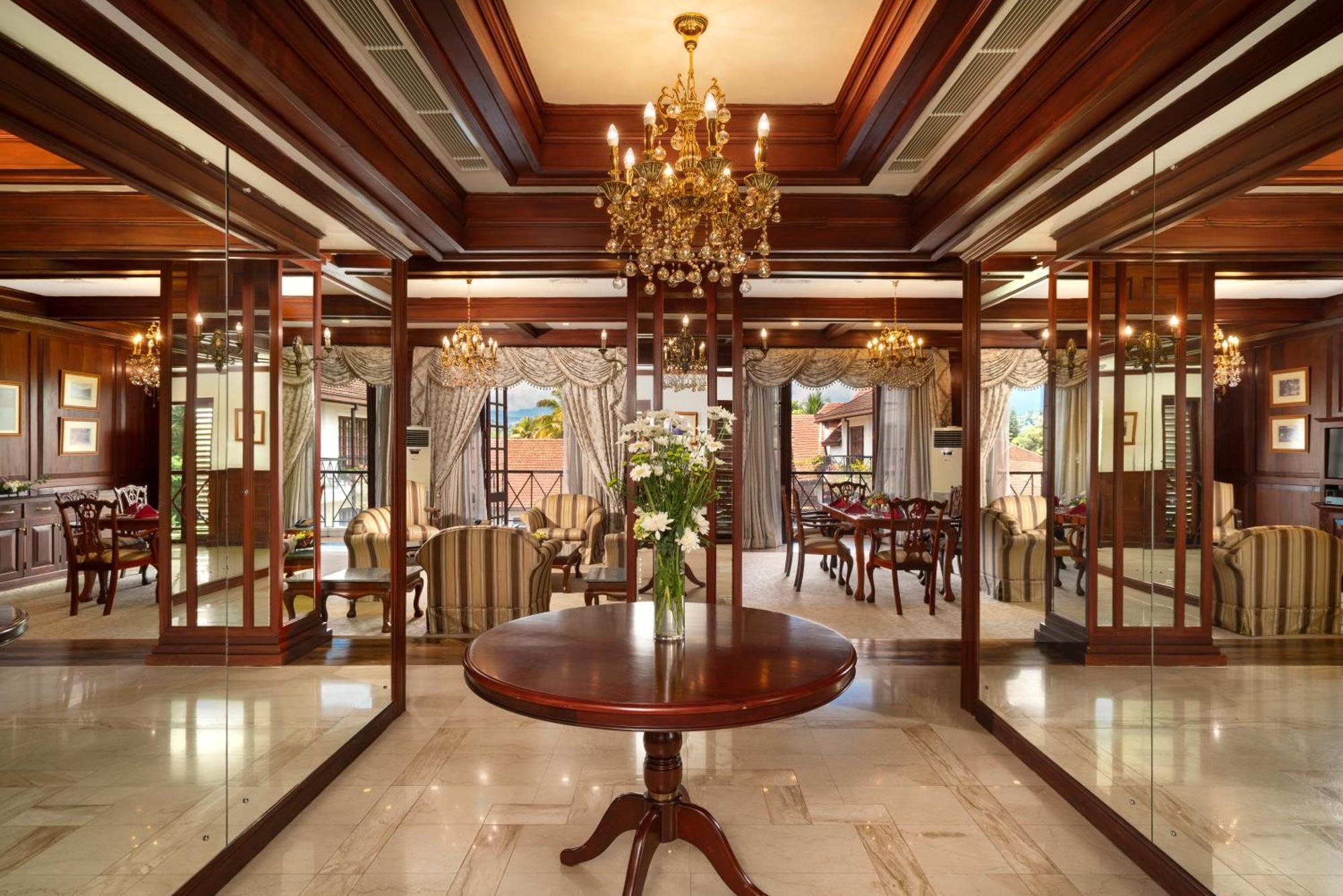 Mahaweli Reach Hotel Kandy