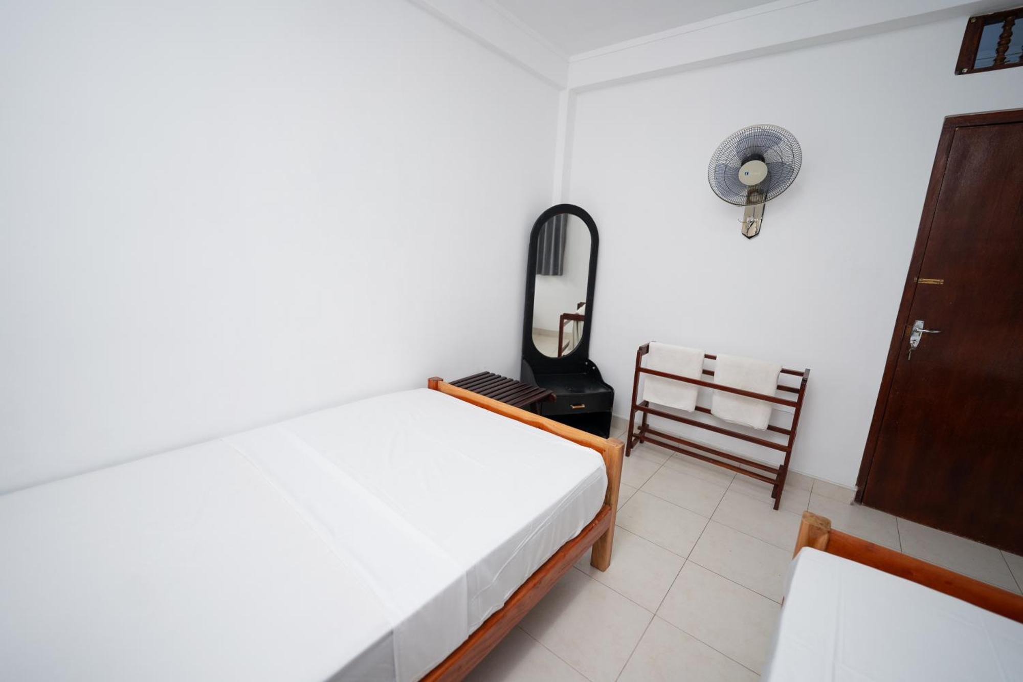 Bylake Hostel Kandy