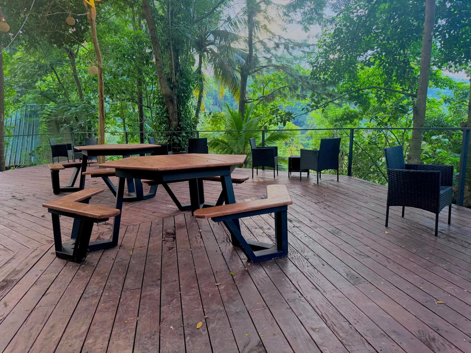 Hotel Avalong By Malwatta *