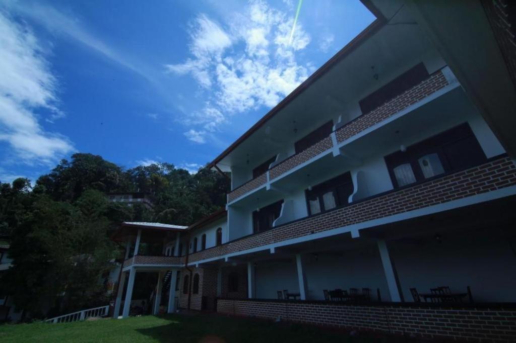 Mahaweli Regent Hotel Kandy