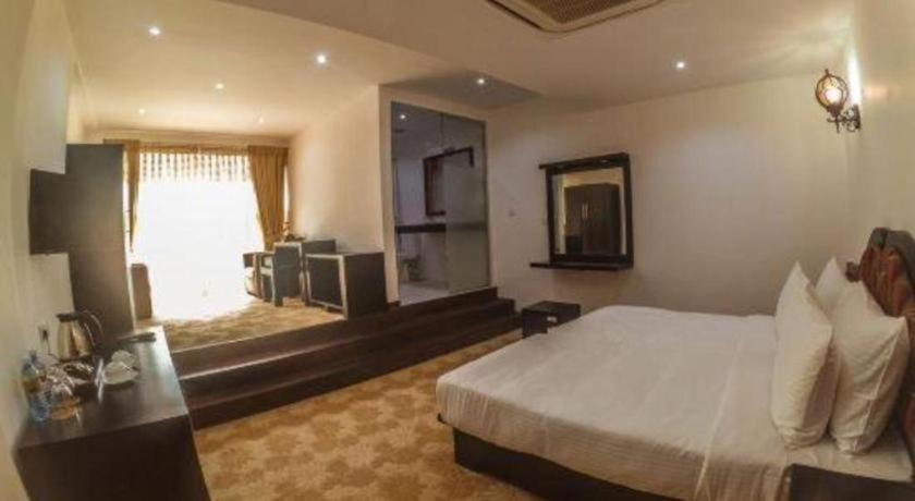 Royal Kandyan Hotel