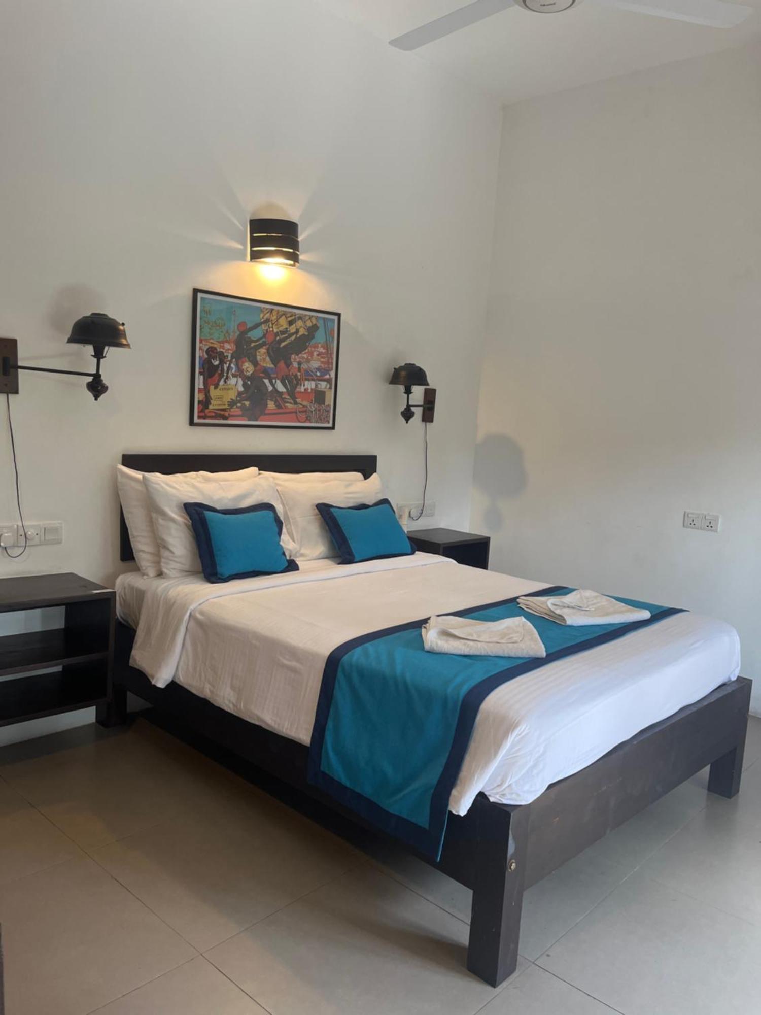 Blue Pillars 3* Kandy