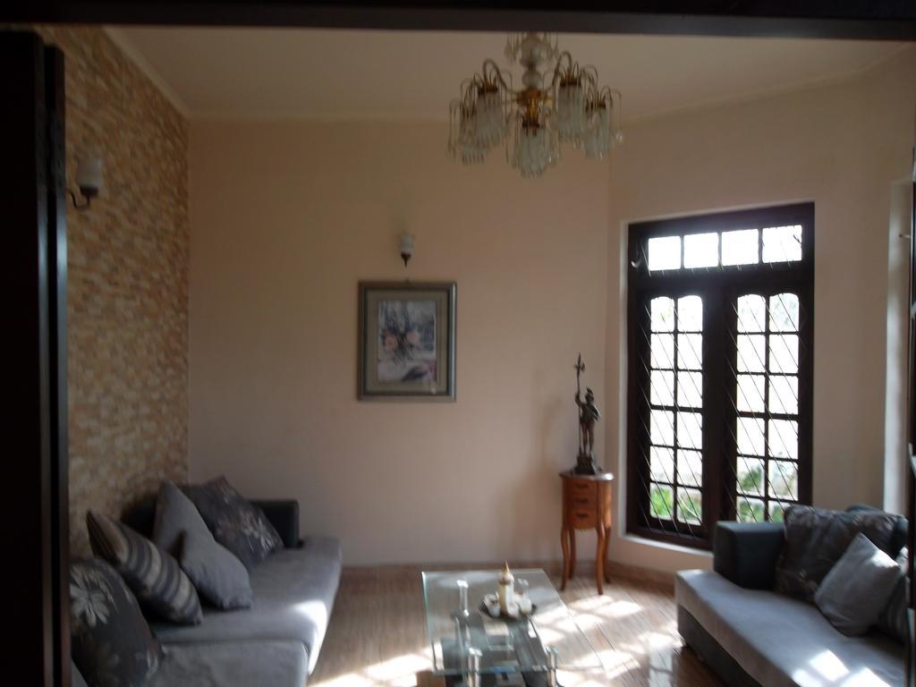 Bed & Breakfast Yoho Cheliyan