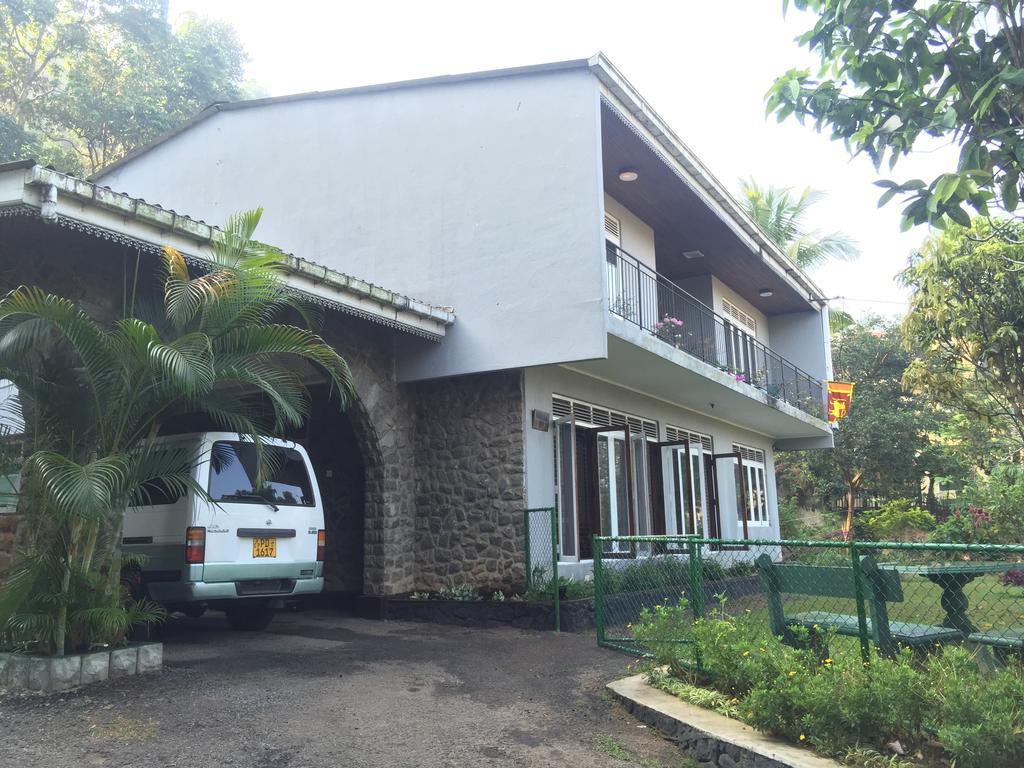 Homestay Anniewatte House