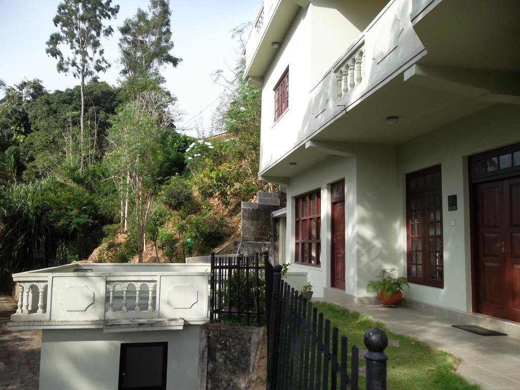 Bed & Breakfast Yoho Cheliyan 3*