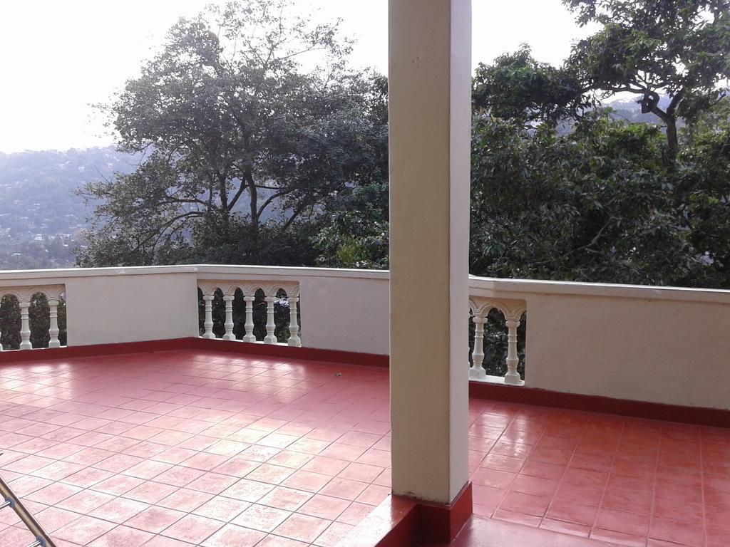 Bed & Breakfast Yoho Cheliyan