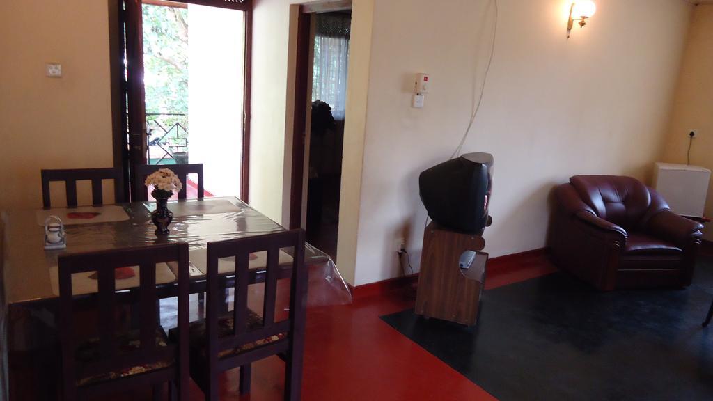 Kundasale Holiday home *