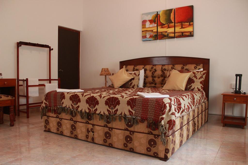 Hills Hotel Kandy