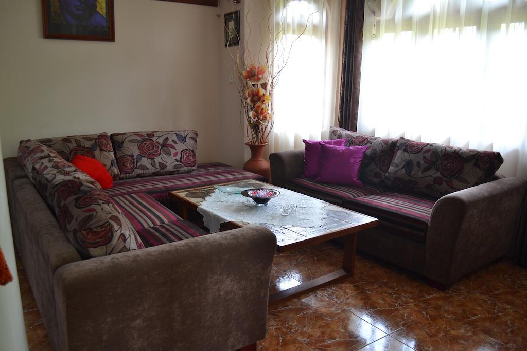 Danielsen Rest Homestay *