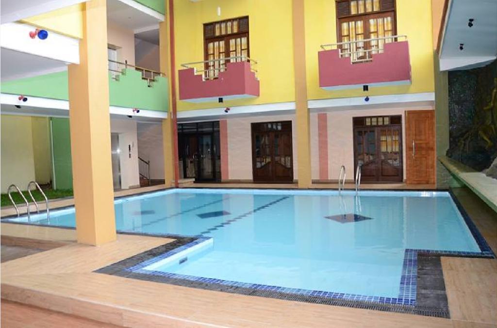 Hotel Jayabima Grand Kandy