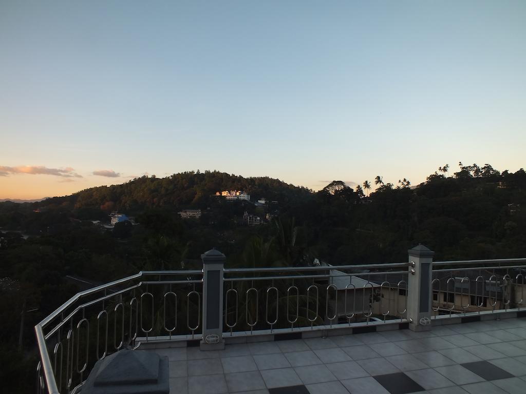 Oyo 442 Kanda Uda Kandy
