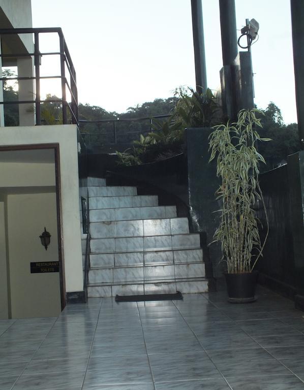 Hotel Oyo 442 Kanda Uda