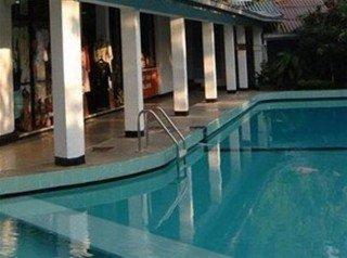 Hilltop Hotel 3*