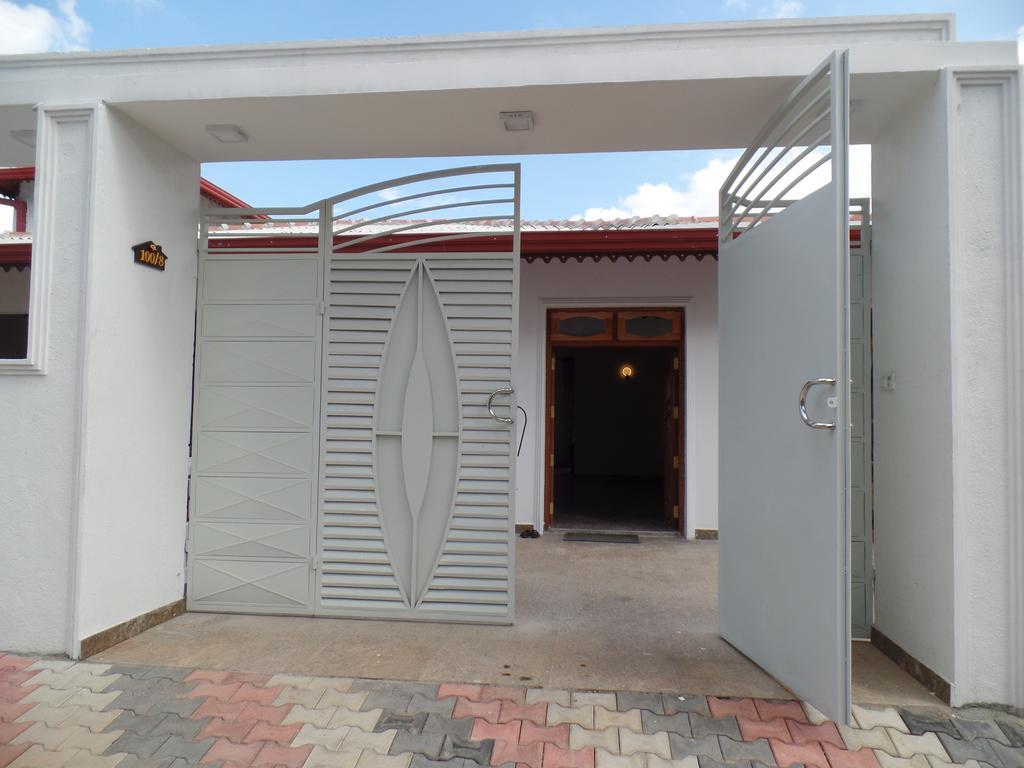 Kandyan Bluestar Kandy