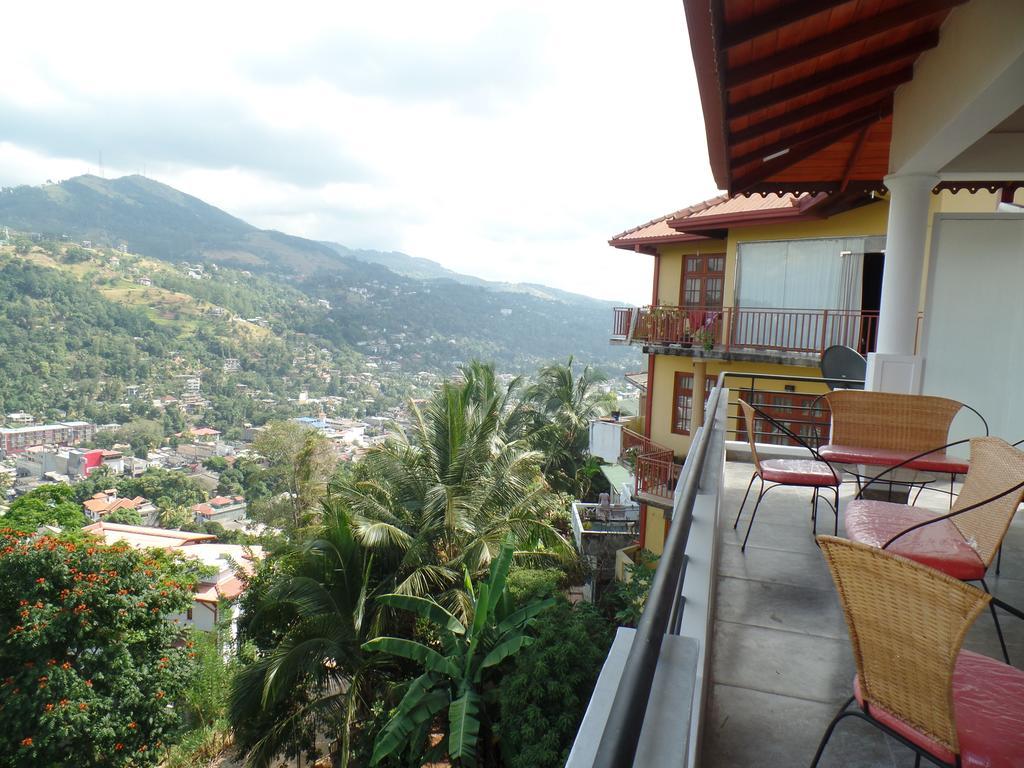 Kandyan Bluestar Hotel Kandy