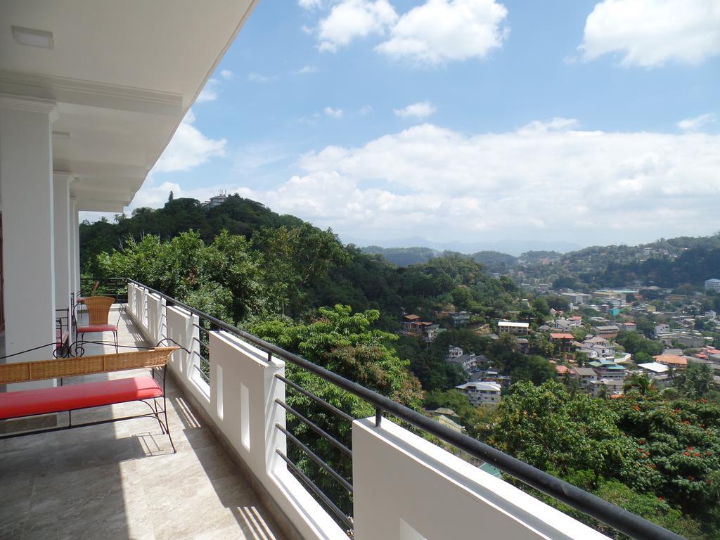 Kandyan Bluestar Kandy