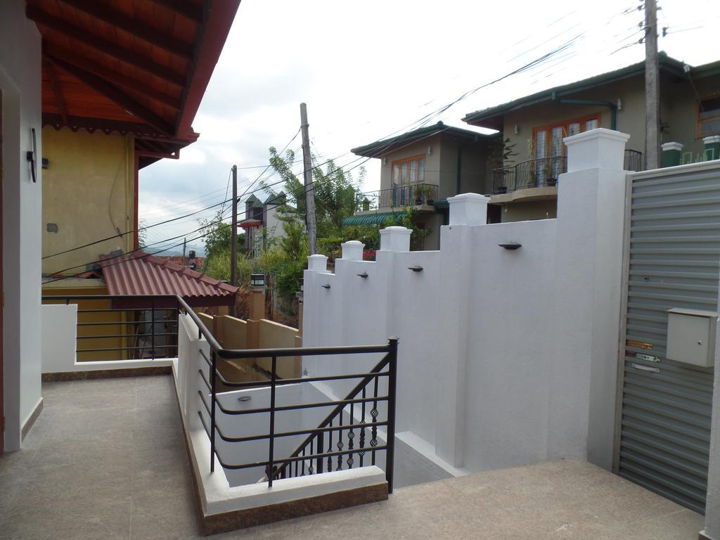 Kandyan Bluestar Hotel Kandy