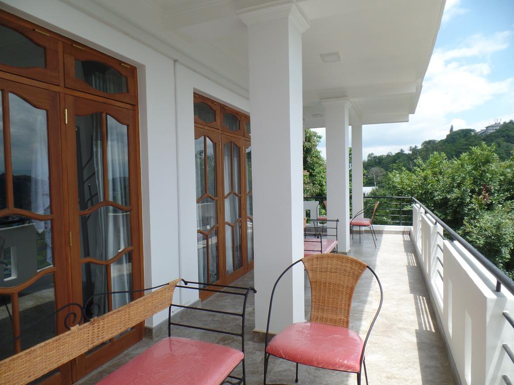 Kandyan Bluestar 2* Kandy
