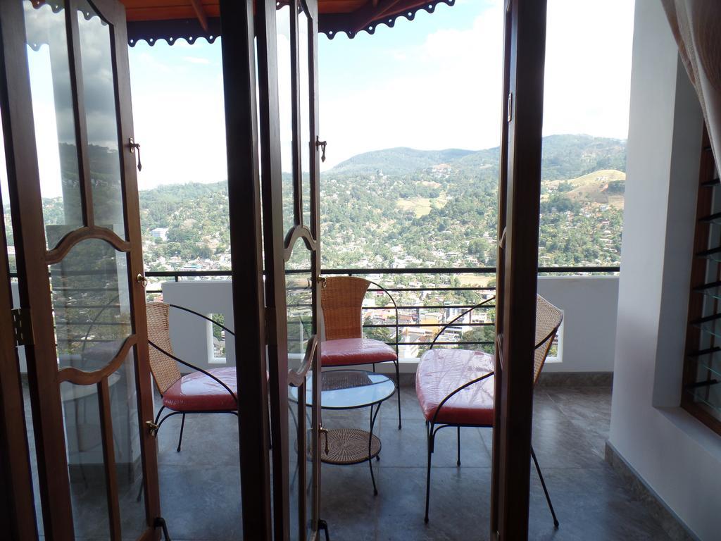 Hotel Kandyan Bluestar Kandy