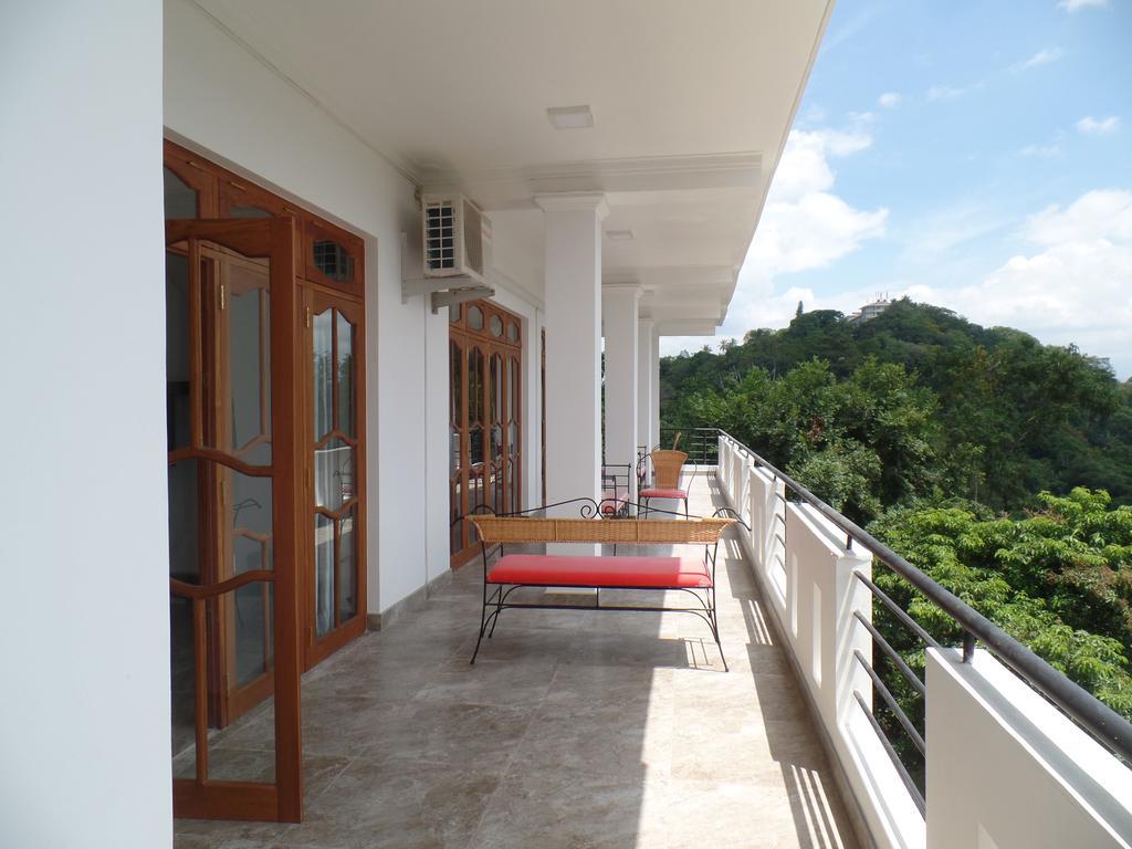 Kandyan Bluestar 2* Kandy
