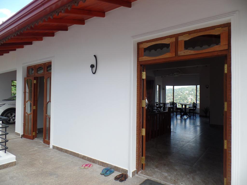 Kandyan Bluestar Hotel Kandy