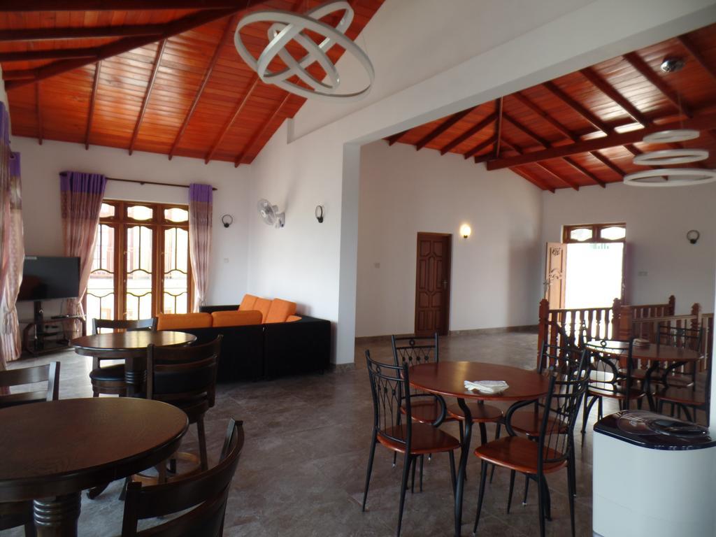 Kandyan Bluestar Hotel Kandy