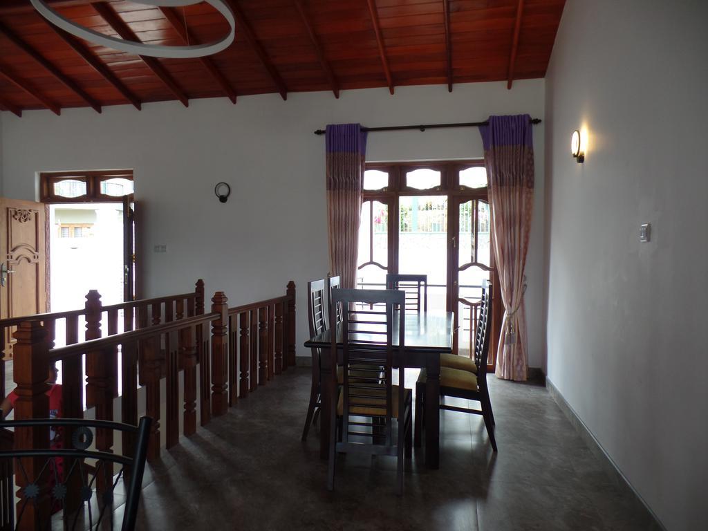 Kandyan Bluestar 2* Kandy