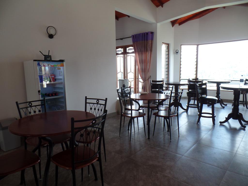 Kandyan Bluestar 2* Kandy