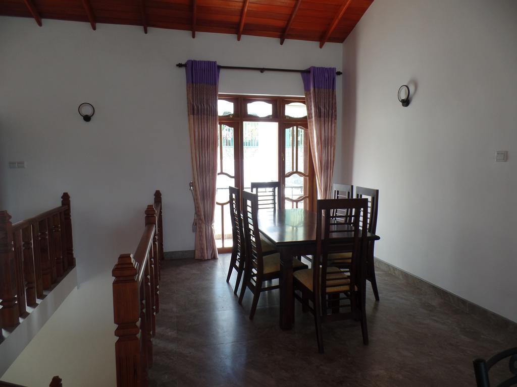 Hotel Kandyan Bluestar