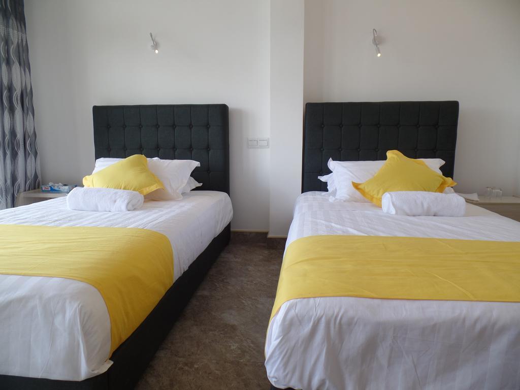 Kandyan Bluestar Hotel 2*