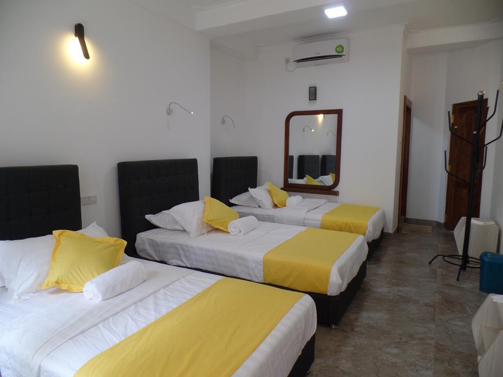 Kandyan Bluestar Hotel 2*