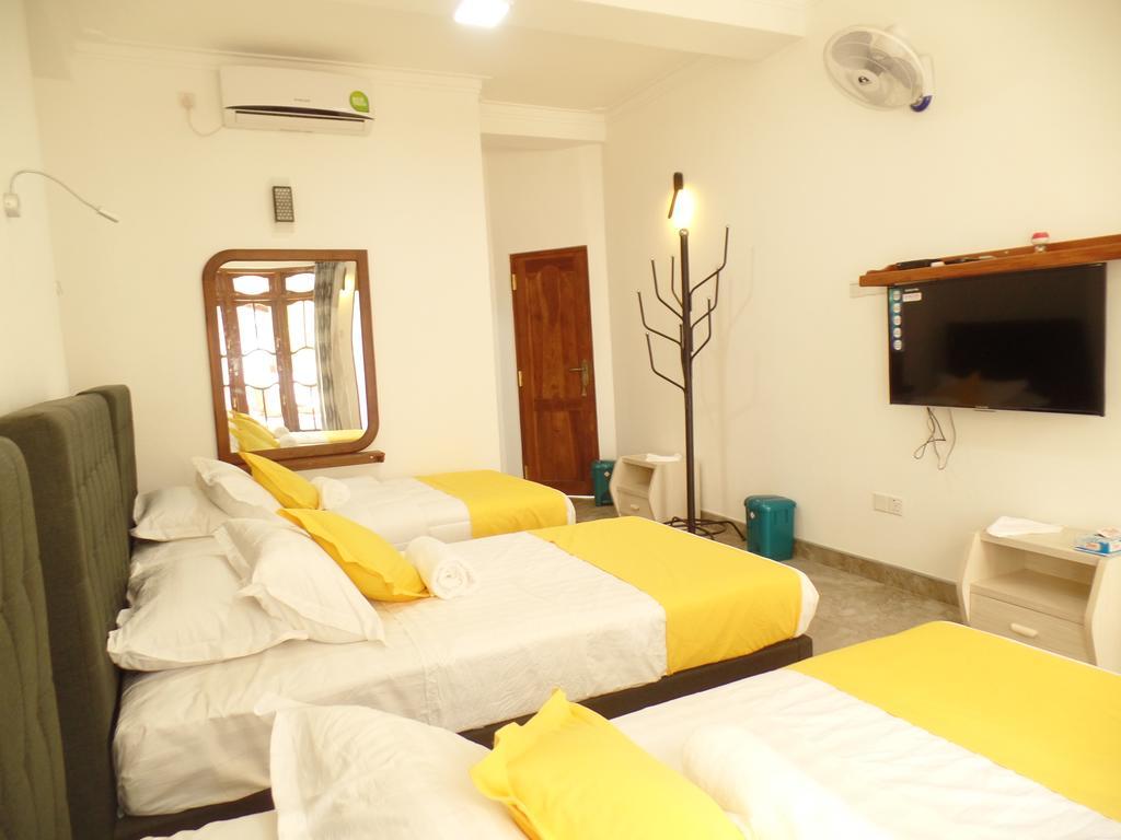 Kandyan Bluestar Kandy