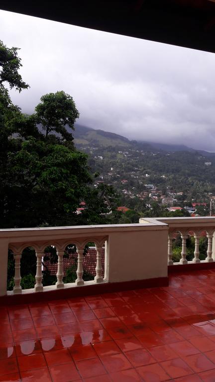 Yoho Cheliyan 3* Kandy
