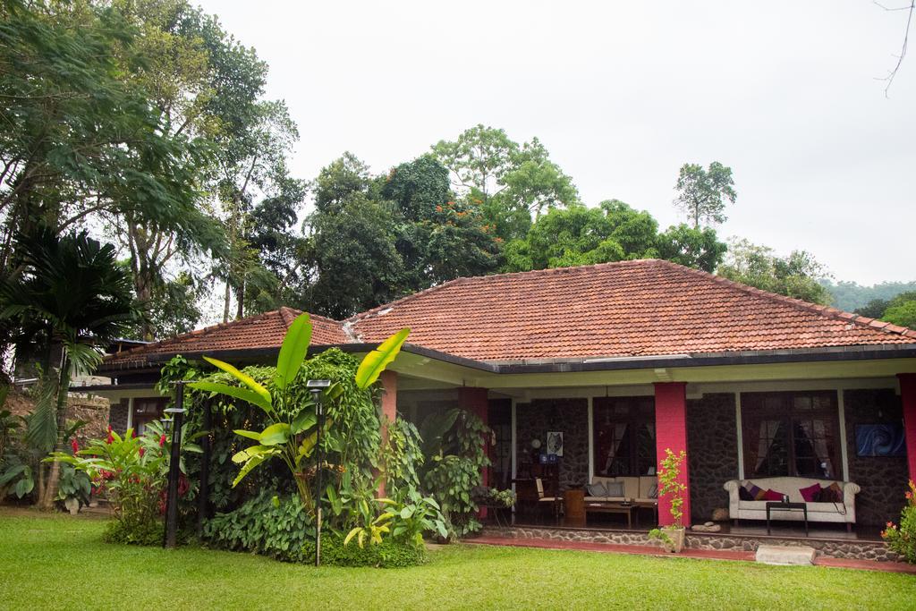 The Kandyan Manor By Bhathiya & Suzy