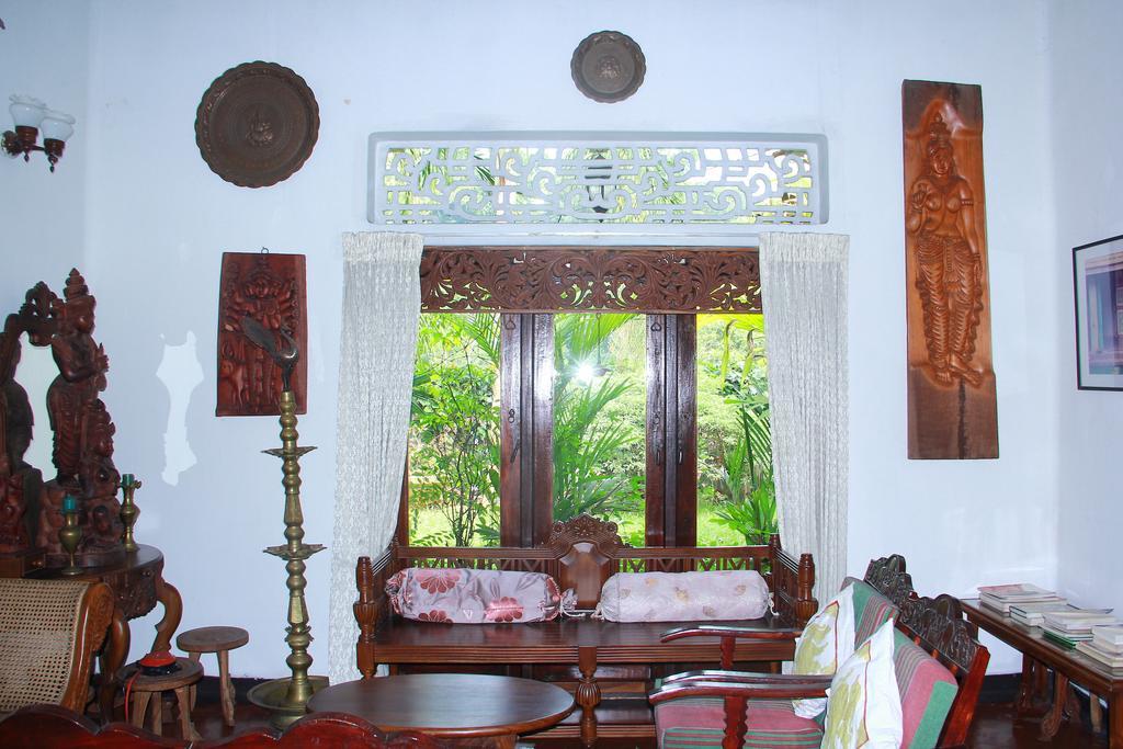 Homestay Traditional Kandyan House