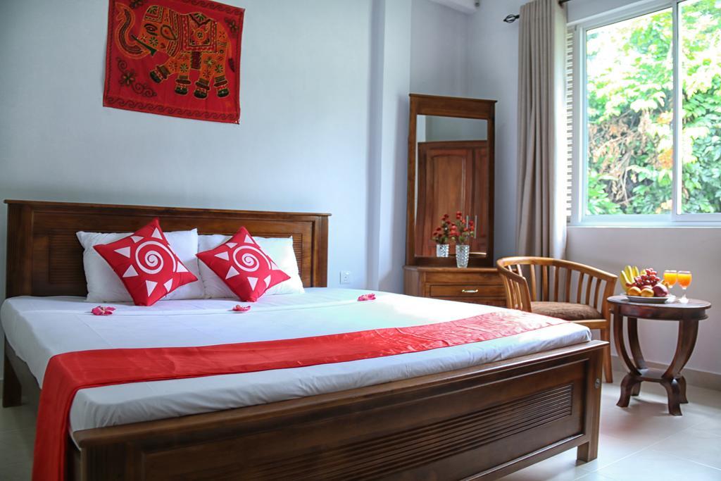 Nivahana * Kandy