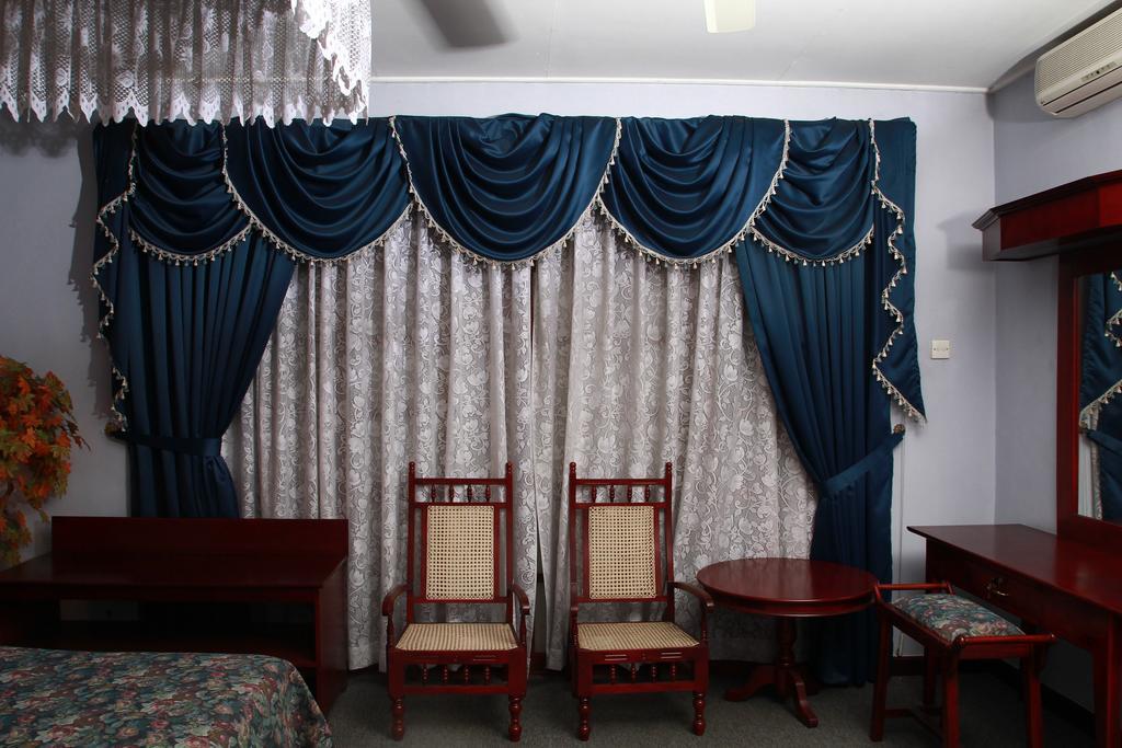 Hotel Riverdale 2*