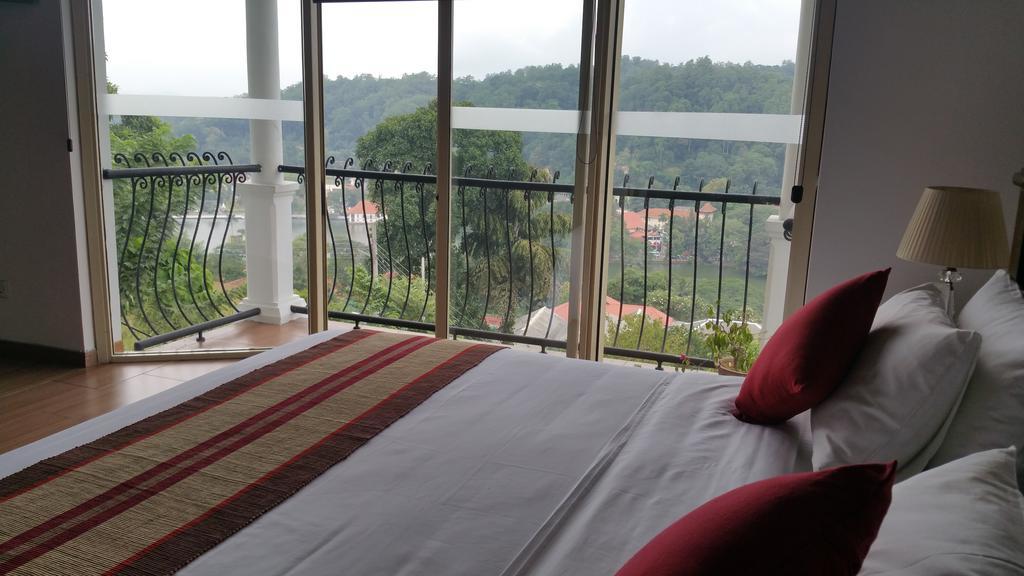 Bed & Breakfast 36 *