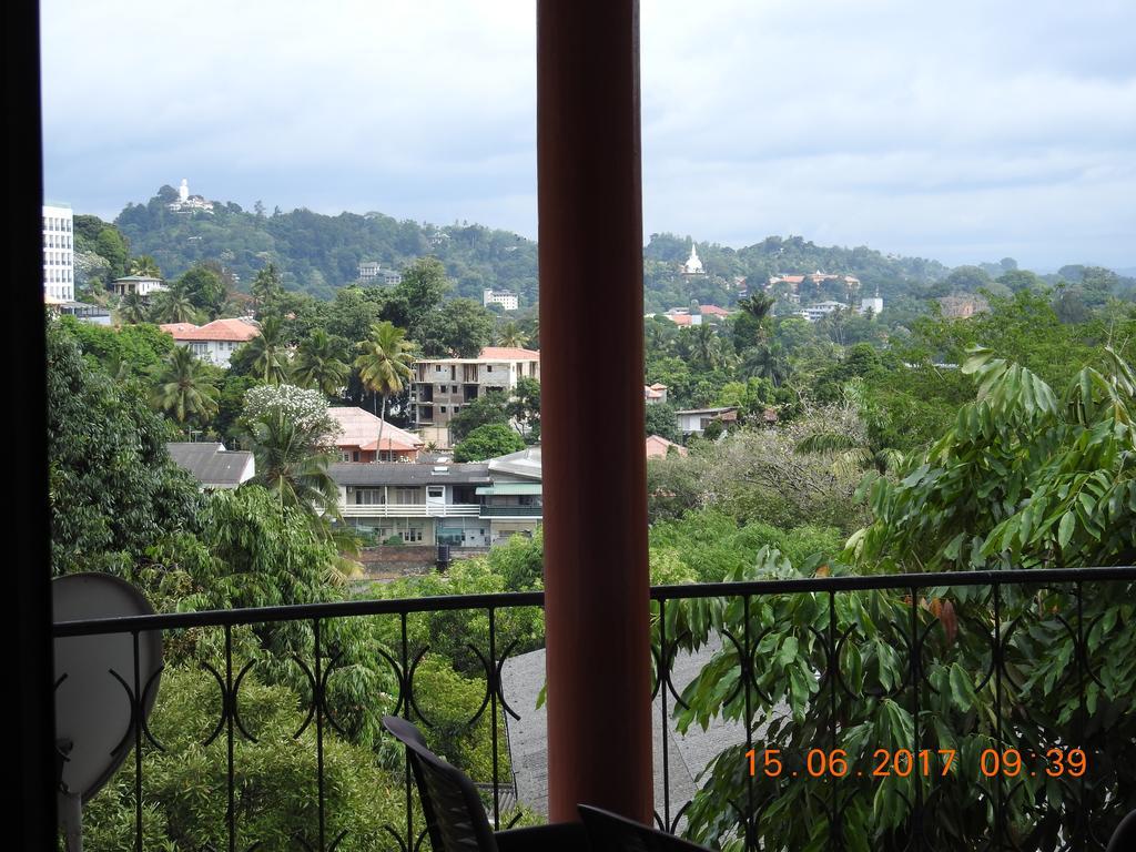 Serenity * Kandy