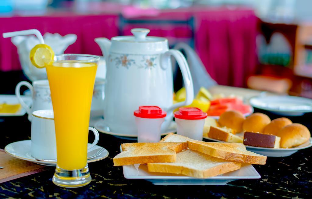 Riverside Hotel 3*