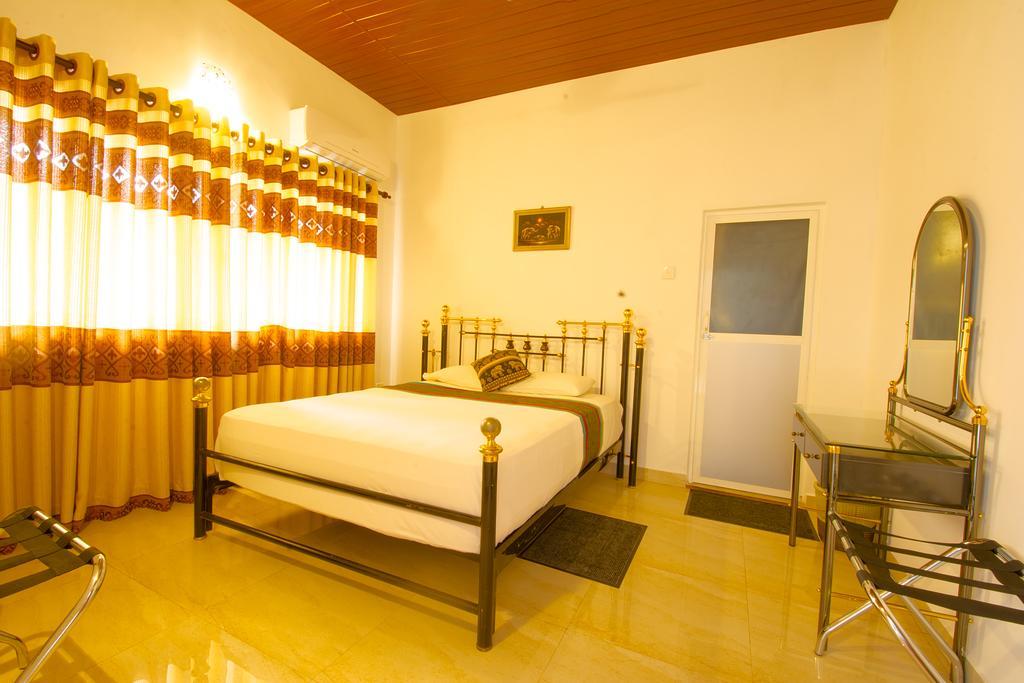 Riverside Hotel Kandy