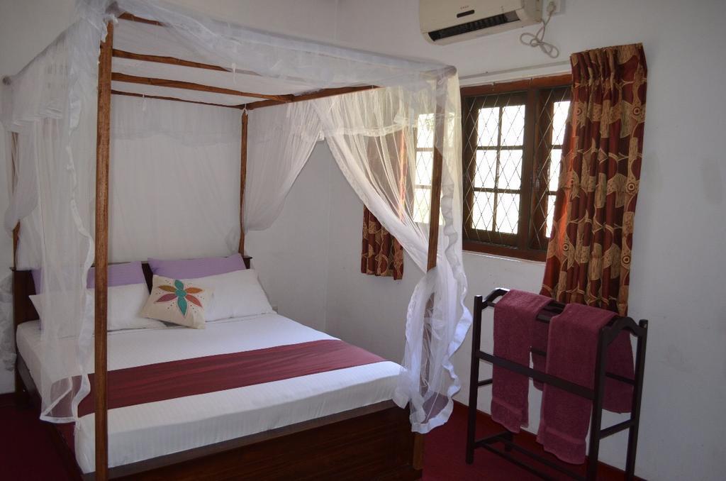 Kevins Vista Lago Guest house *