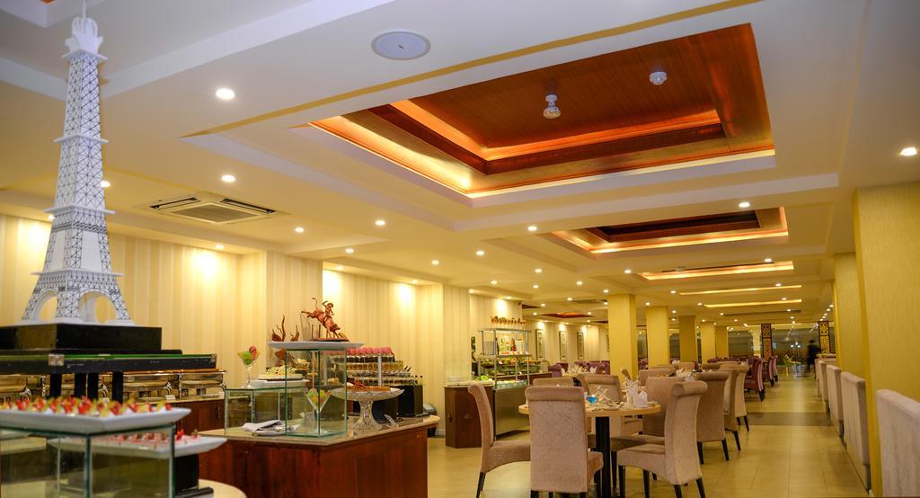 The Grand Kandyan Kandy