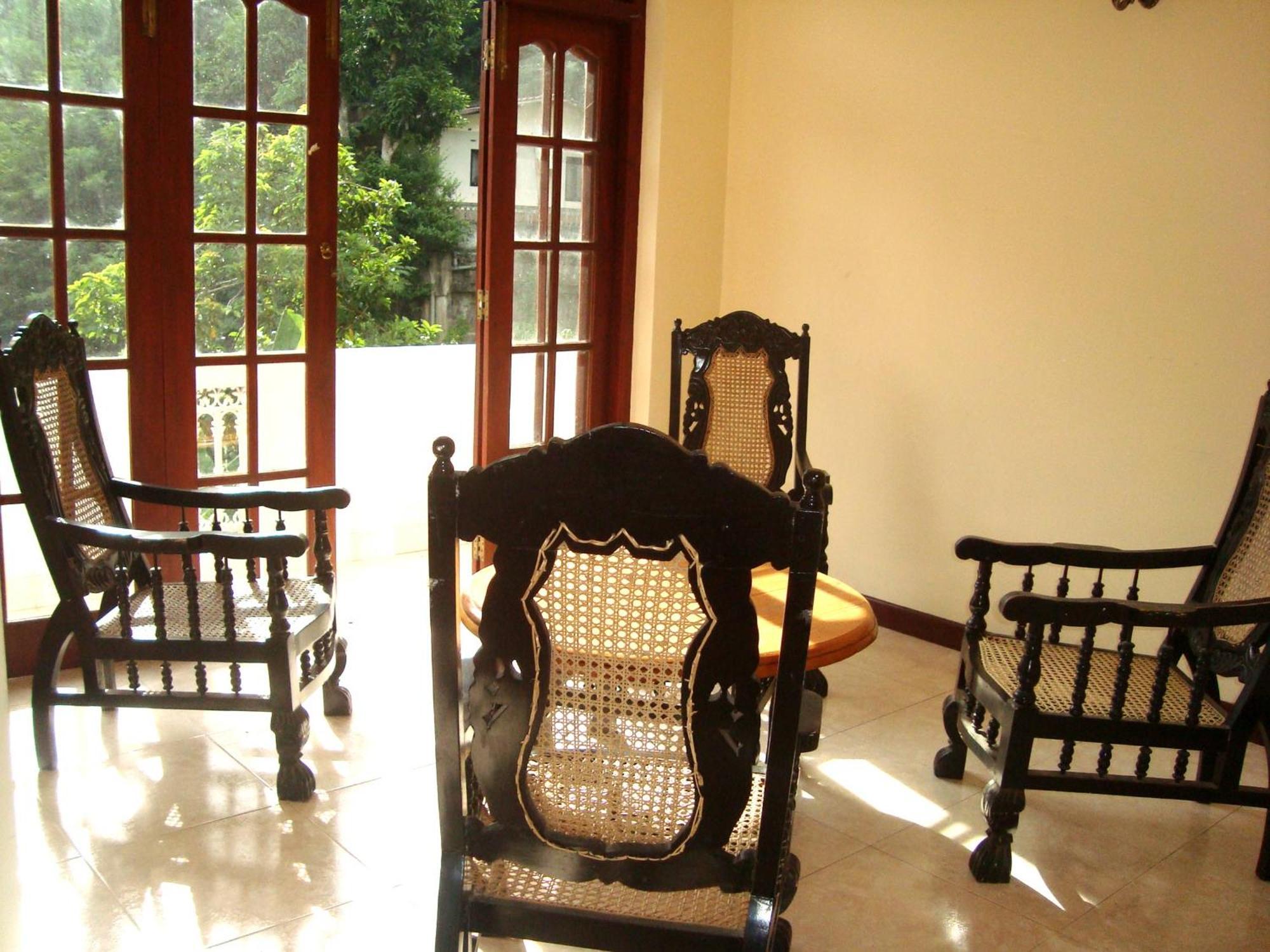 Layathraa Guest house