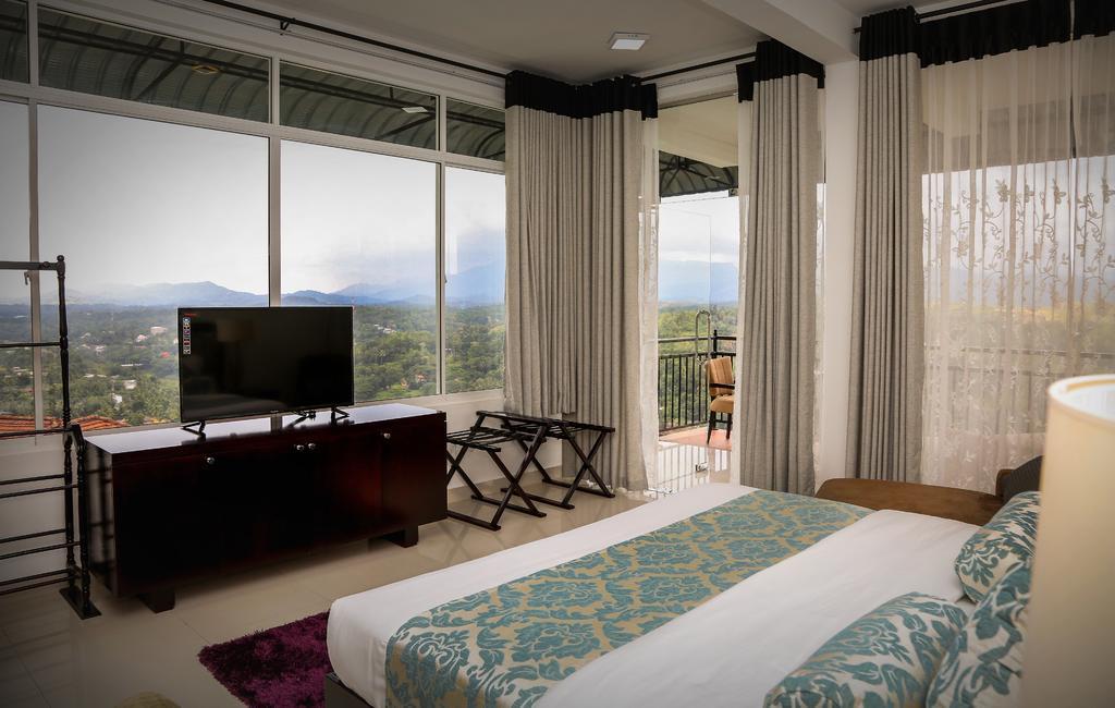 Romance Hills Hotel Kandy