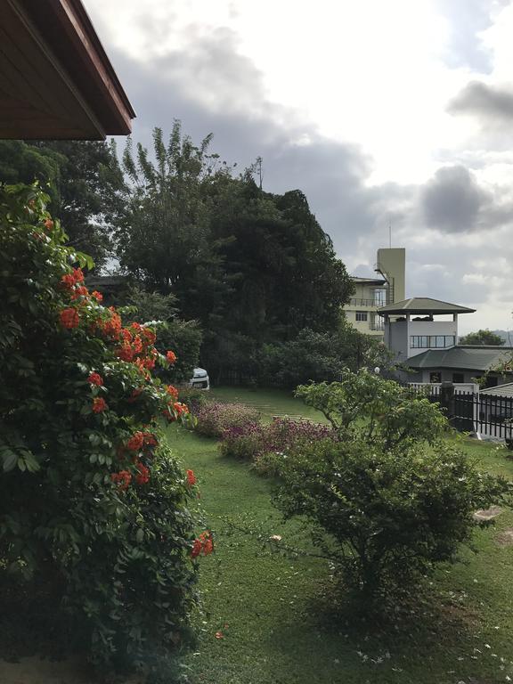 Homestay The Views - 360 Mountain View