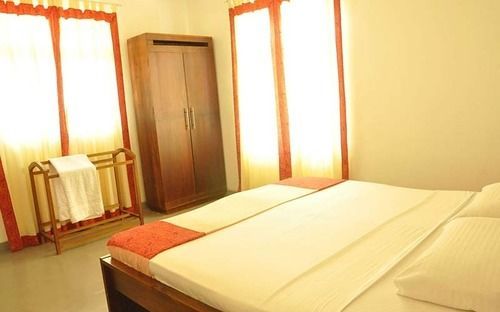 Hotel Oyo 386 White Tourist Guest Kandy