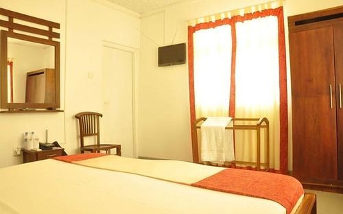 Hotel Oyo 386 White Tourist Guest 3*