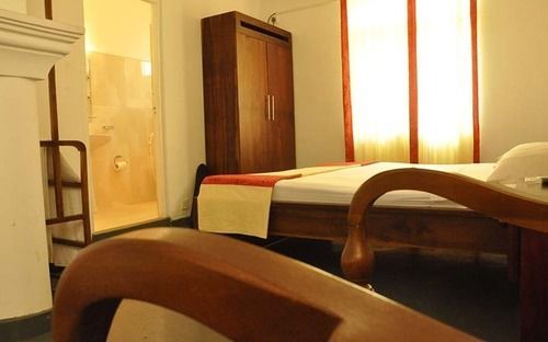 Oyo 386 White Tourist Guest Hotel 3*